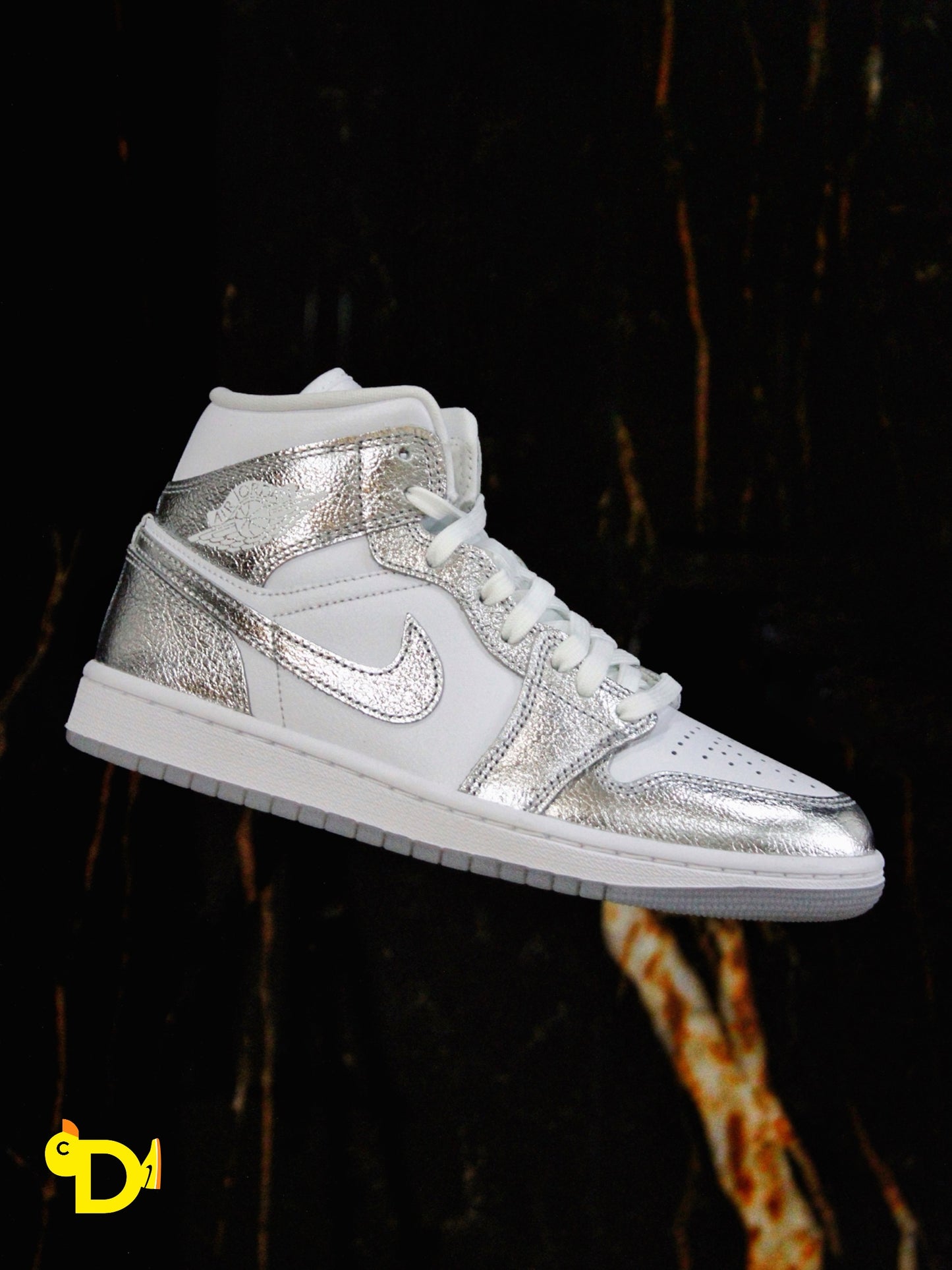 Jordan 1 Mid SE "Metallic Silver"