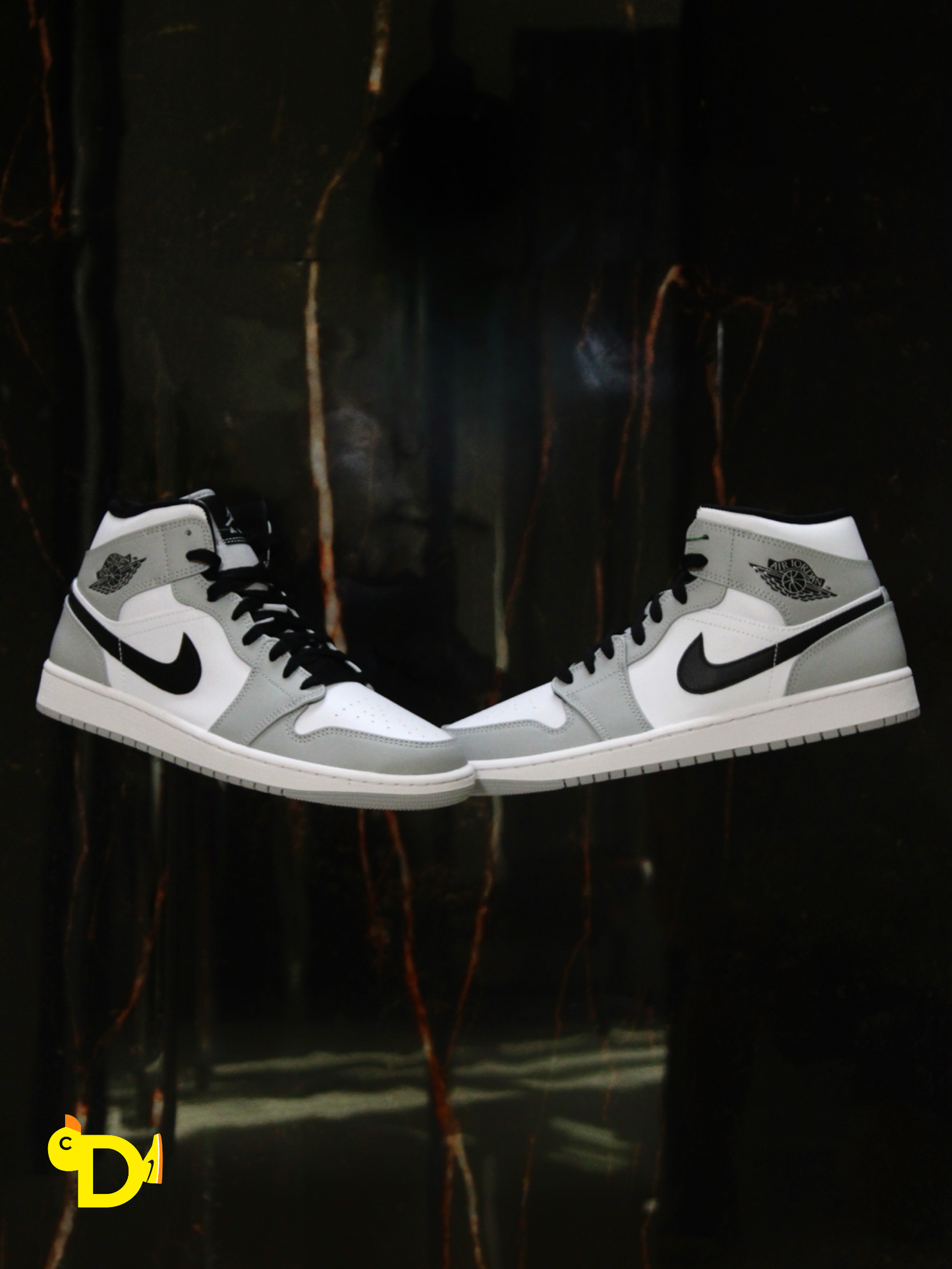 Jordan 1 Mid "Smoke Grey"