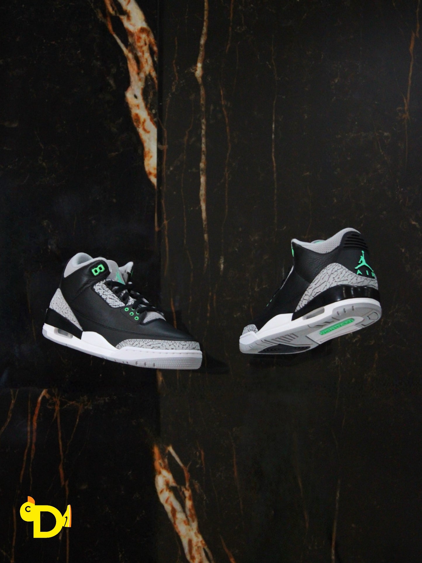 Air Jordan 3 Retro "Green Glow"