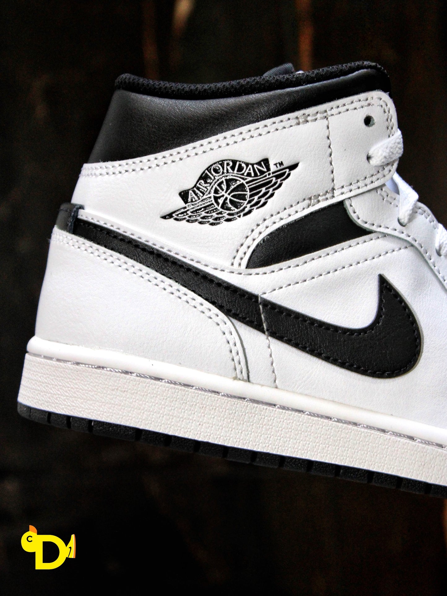 Jordan 1 Mid "Reverse Panda"