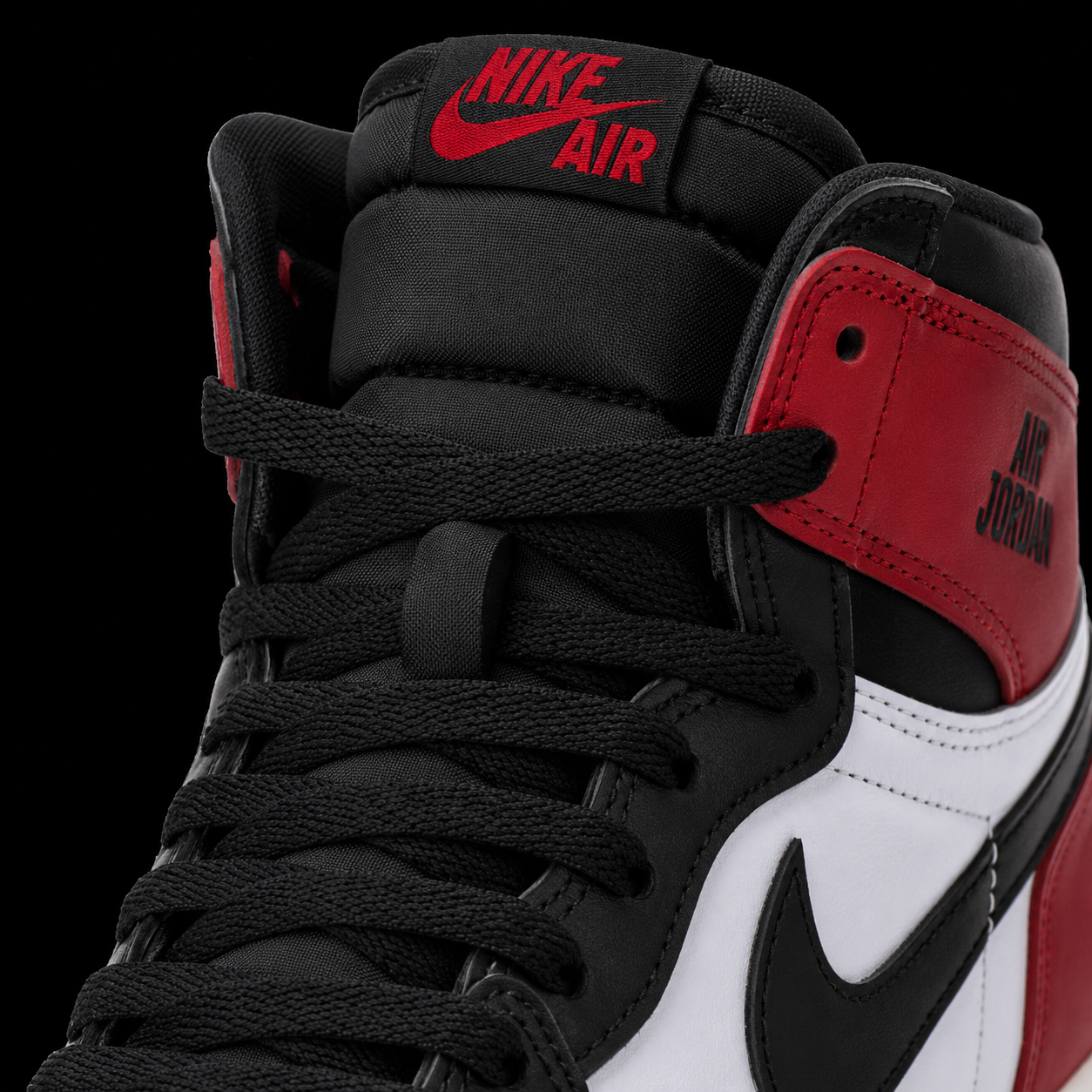 Air Jordan 1 High OG Black Toe Reimagined, detalle de agujetas — Crazy!Duck Hype