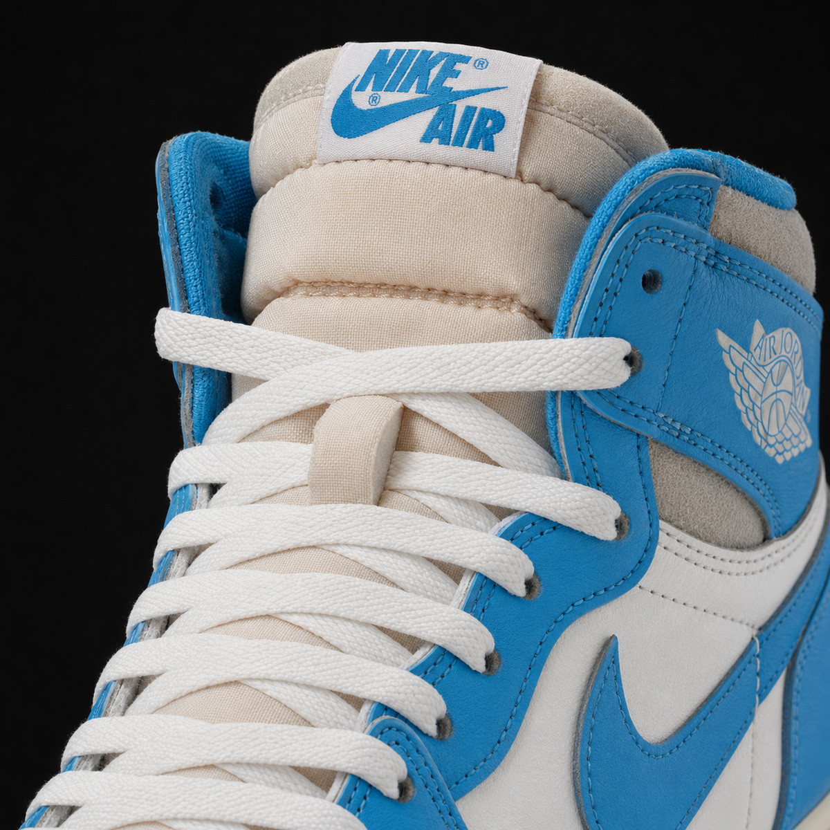 Air Jordan 1 High OG UNC Reimagined, detalle de agujetas — Crazy!Duck Hype