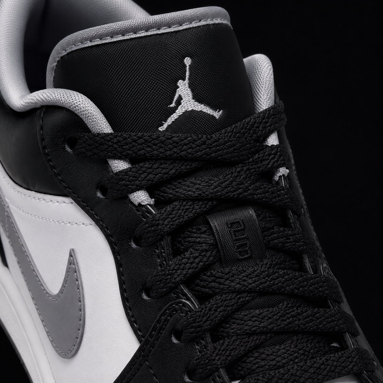 Air Jordan 1 Low Black Particle Grey White, detalle de agujetas — Crazy!Duck Hype
