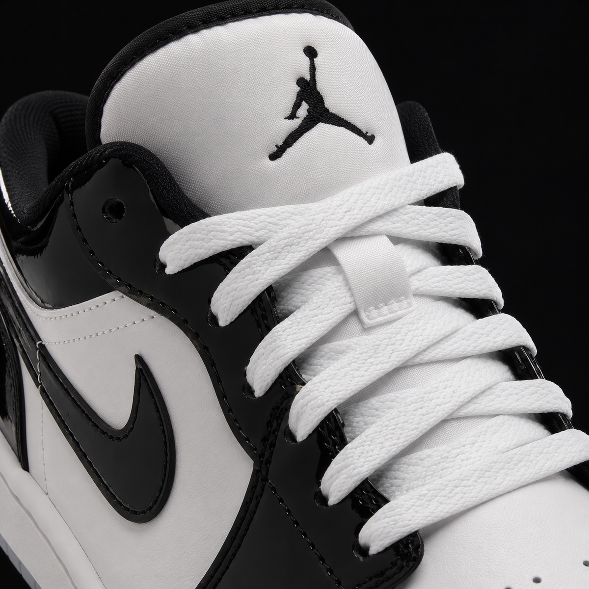 Air Jordan 1 Low SE Concord, detalle de agujetas — Crazy!Duck Hype