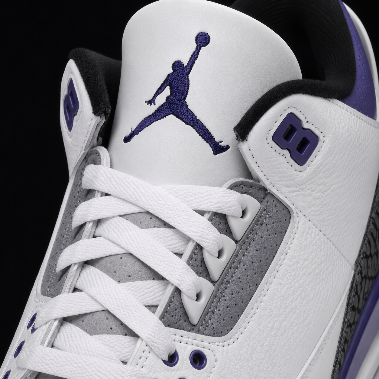 Air Jordan 3 Retro Dark Iris, detalle de agujetas — Crazy!Duck Hype