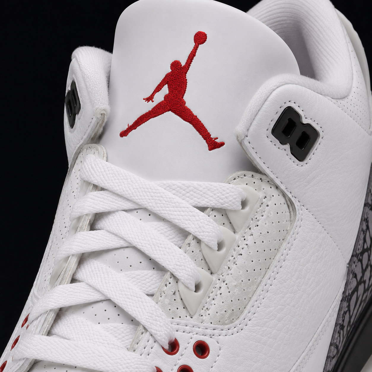 Air Jordan 3 Retro White Cement Reimagined, detalle de agujetas — Crazy!Duck Hype