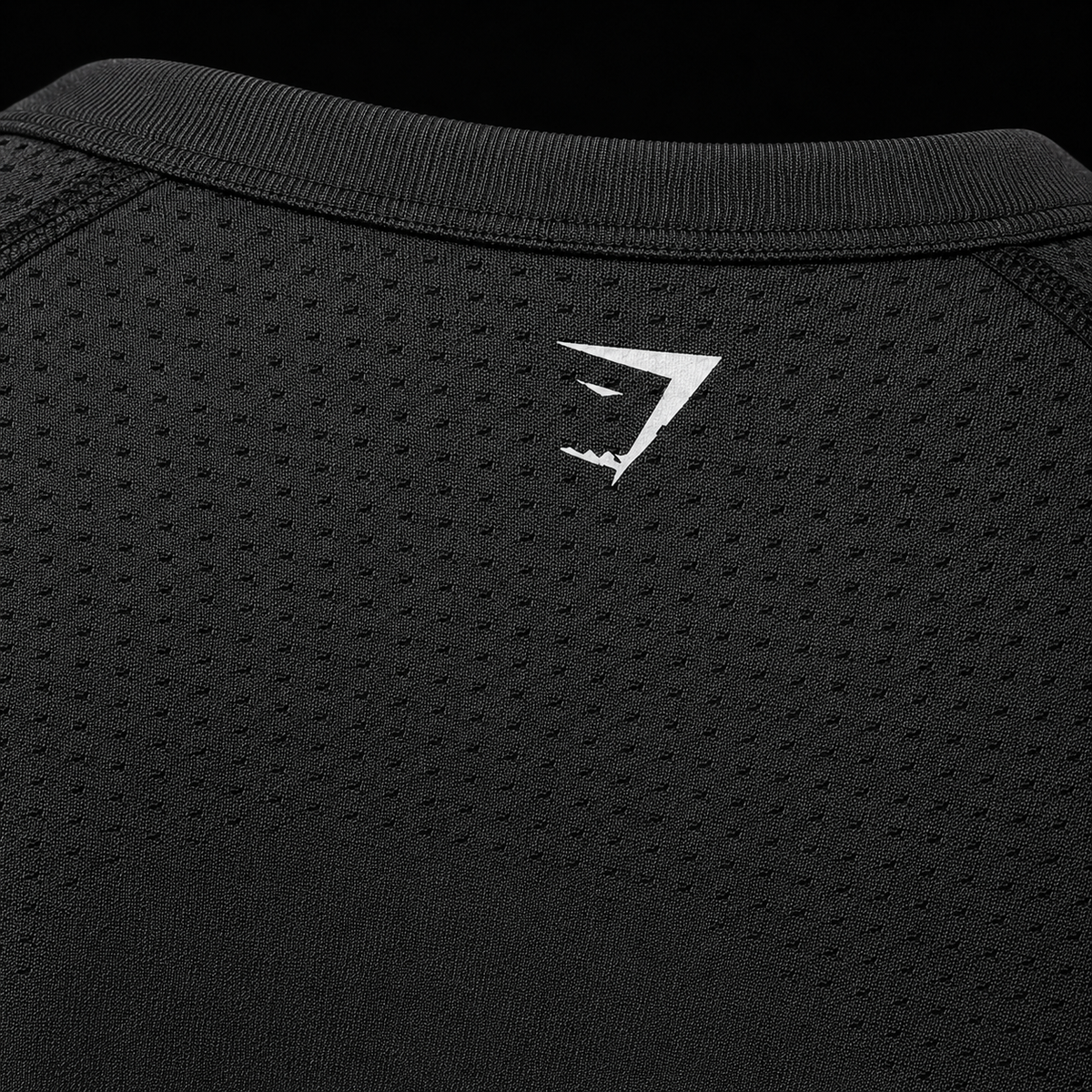 Gymshark Vital Seamless 2.0 Crop Top Black Marl, detalle de cuello y tejido — Crazy!Duck Hype
