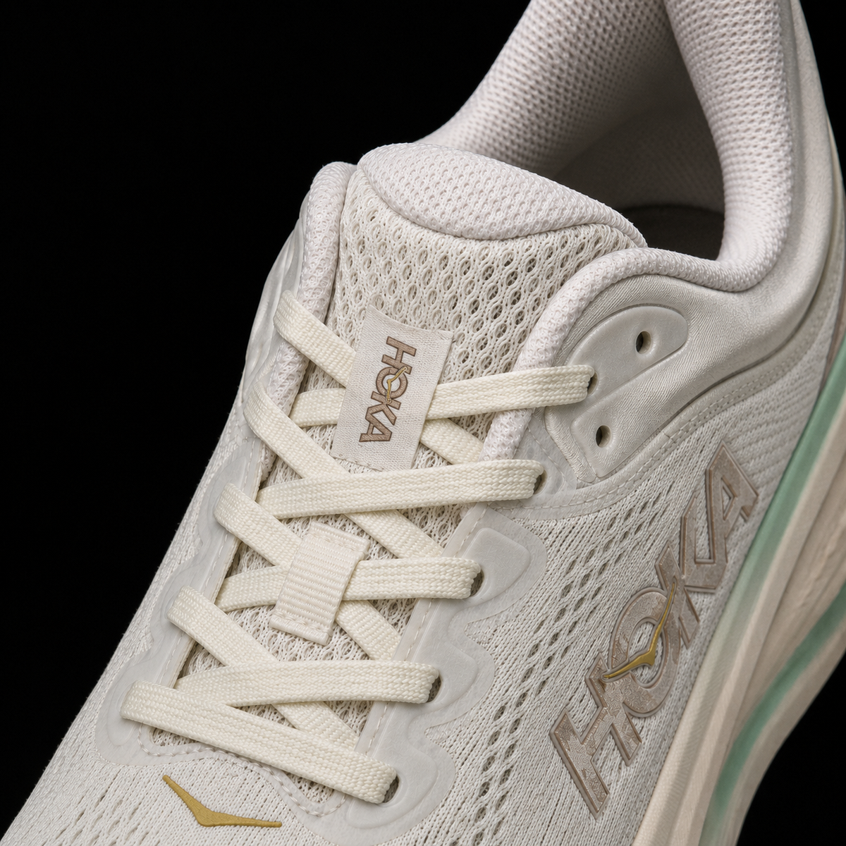 Hoka Bondi 9 Sea Glass Truffle Salt, detalle de agujetas — Crazy!Duck Hype
