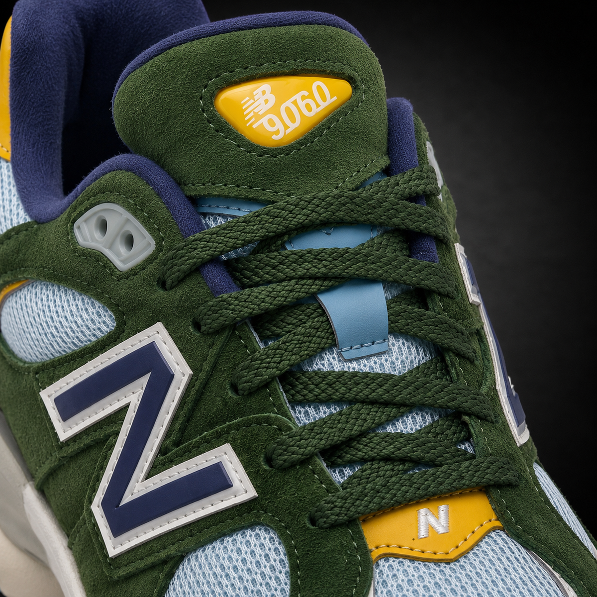 New Balance 9060 Alpine Green, detalle de agujetas — Crazy!Duck Hype