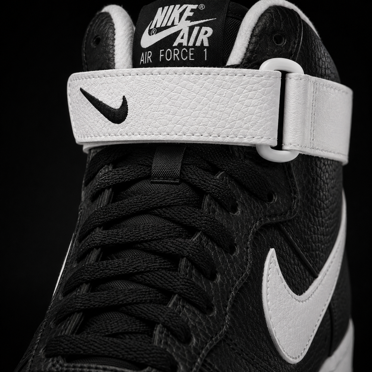 Nike Air Force 1 High '07 Black White, detalle de agujetas — Crazy!Duck Hype