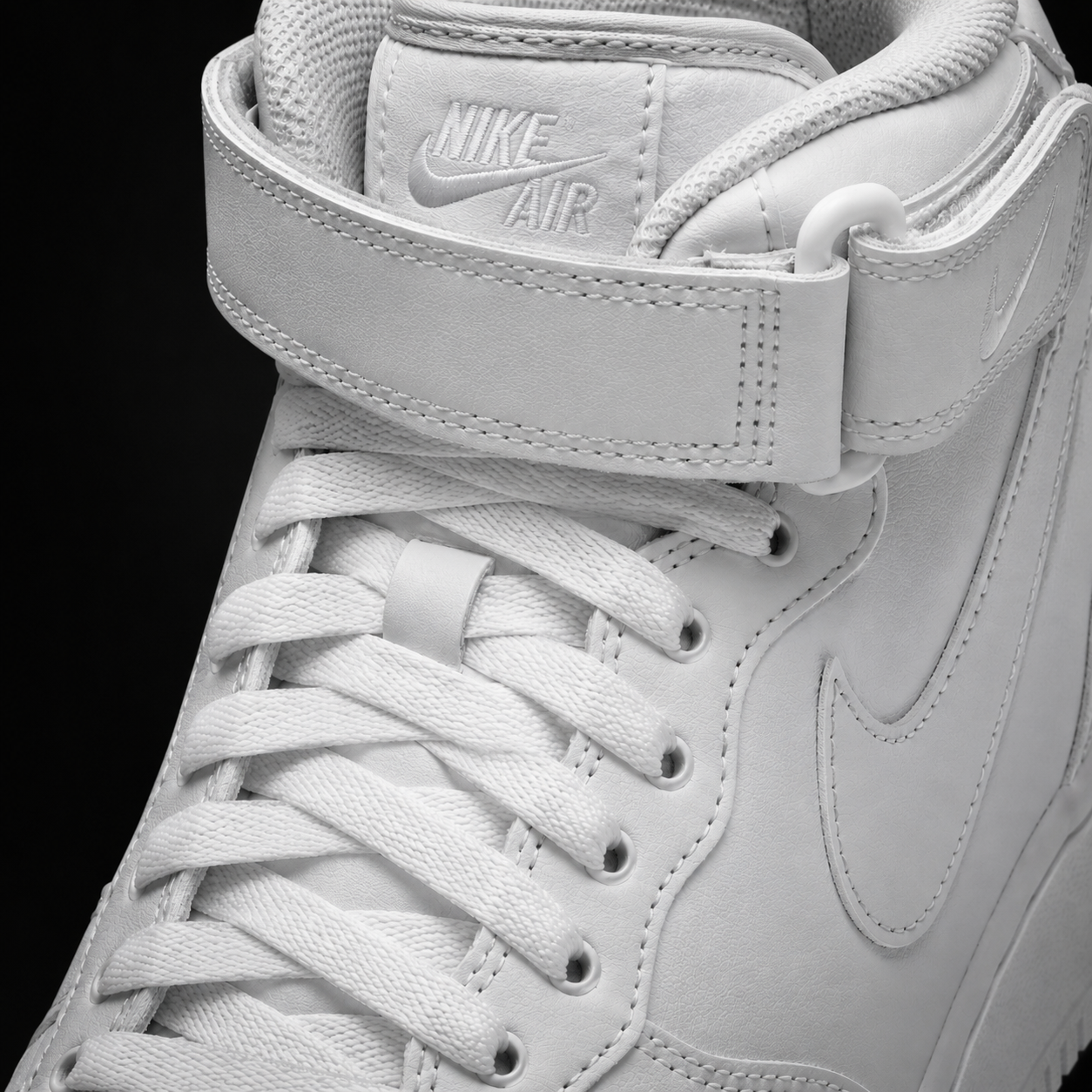 Nike Air Force 1 High '07 White, detalle de agujetas — Crazy!Duck Hype