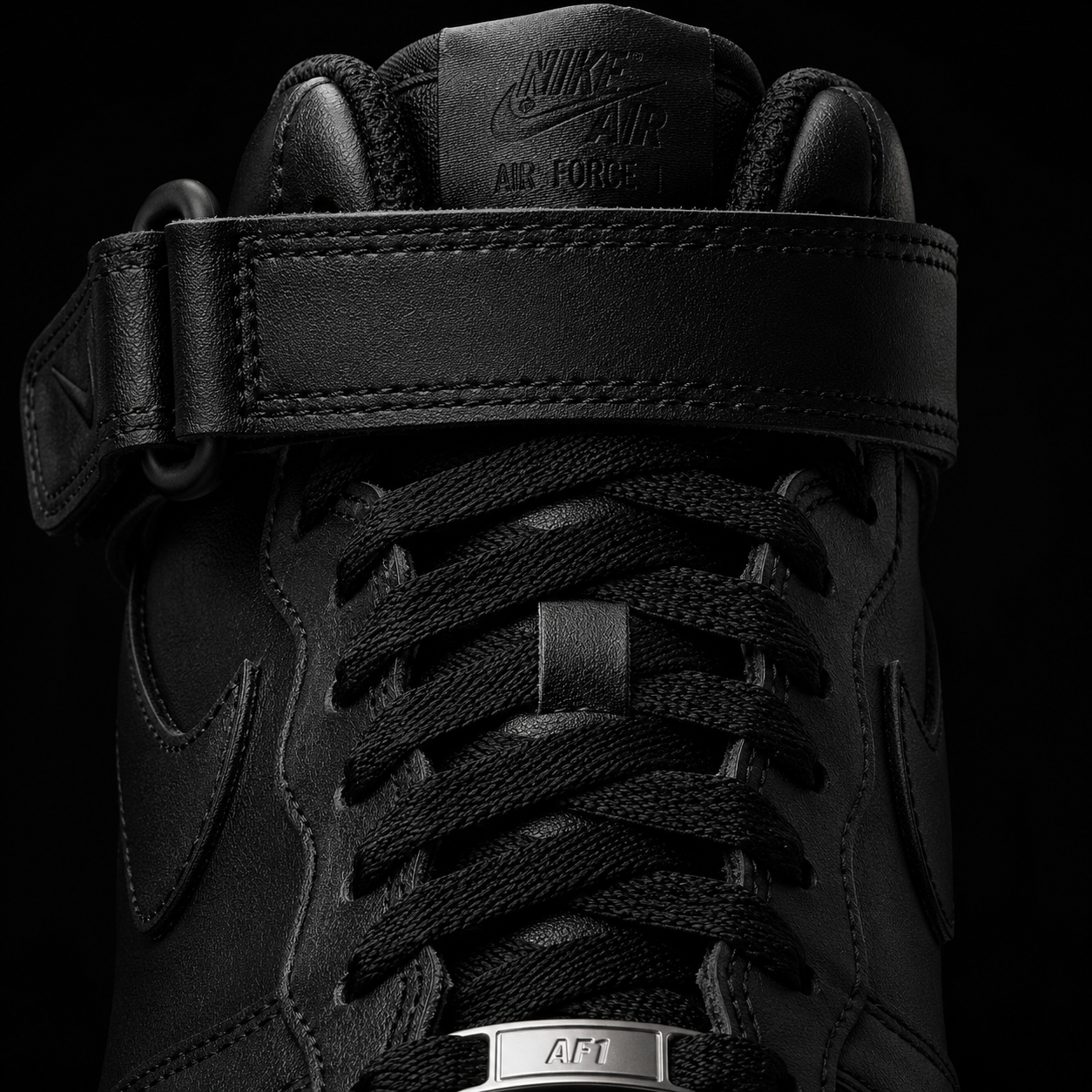 Nike Air Force 1 Mid '07 Black, detalle de agujetas — Crazy!Duck Hype