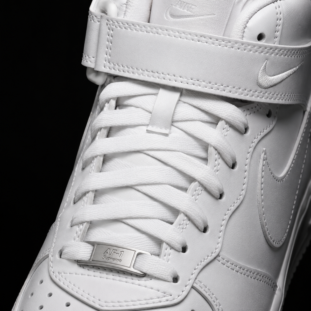 Nike Air Force 1 Mid '07 White, detalle de agujetas — Crazy!Duck Hype