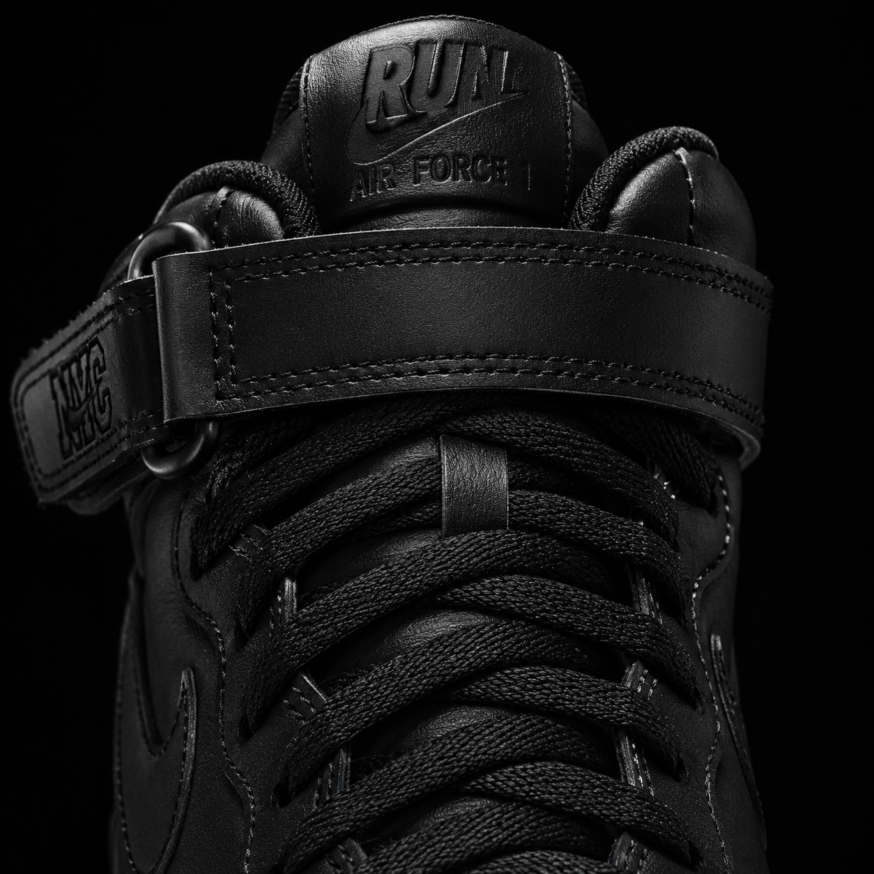 Nike Air Force 1 Mid Supreme Black Black, detalle de agujetas — Crazy!Duck Hype