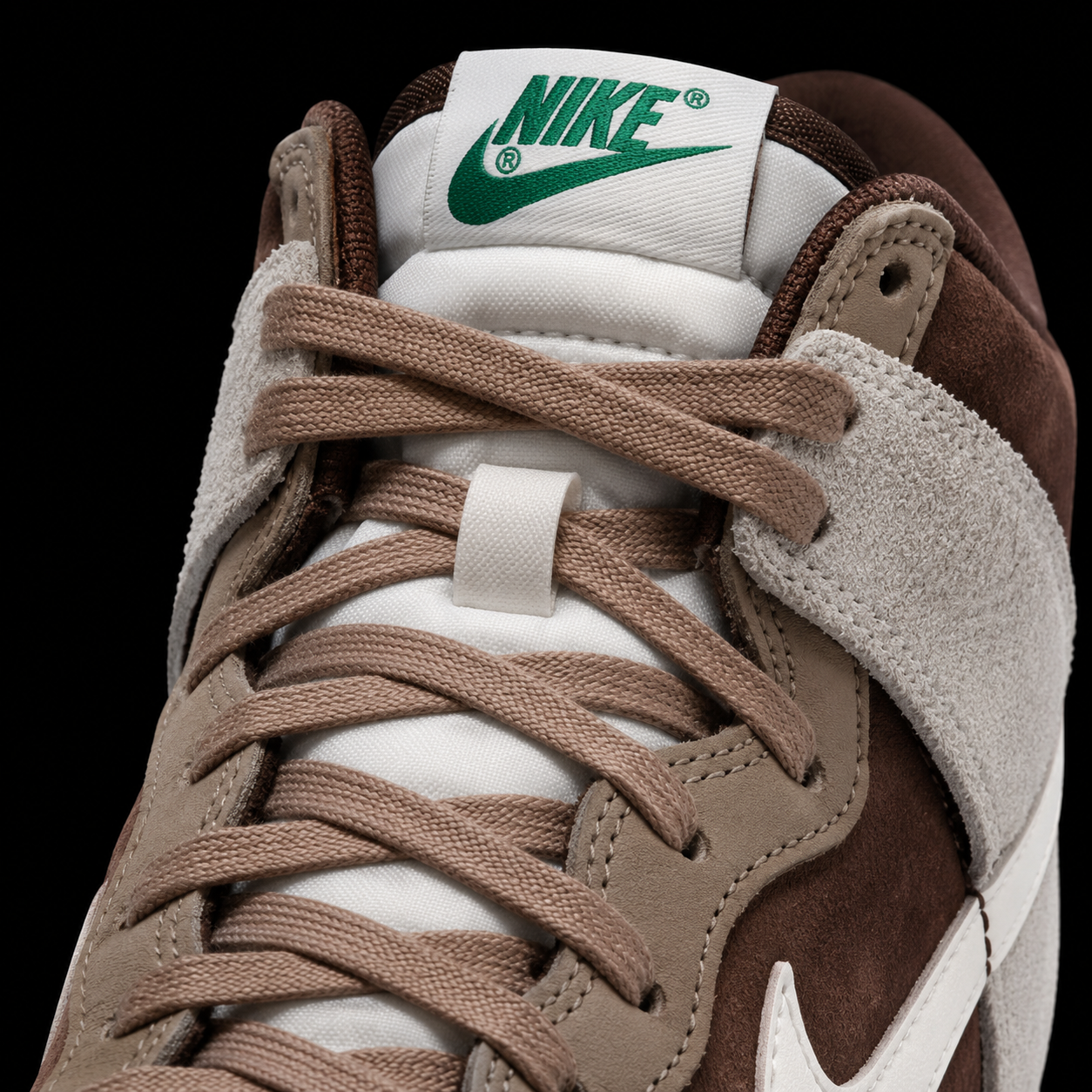 Nike Dunk High Khak Light Chocolate, detalle de agujetas — Crazy!Duck Hype