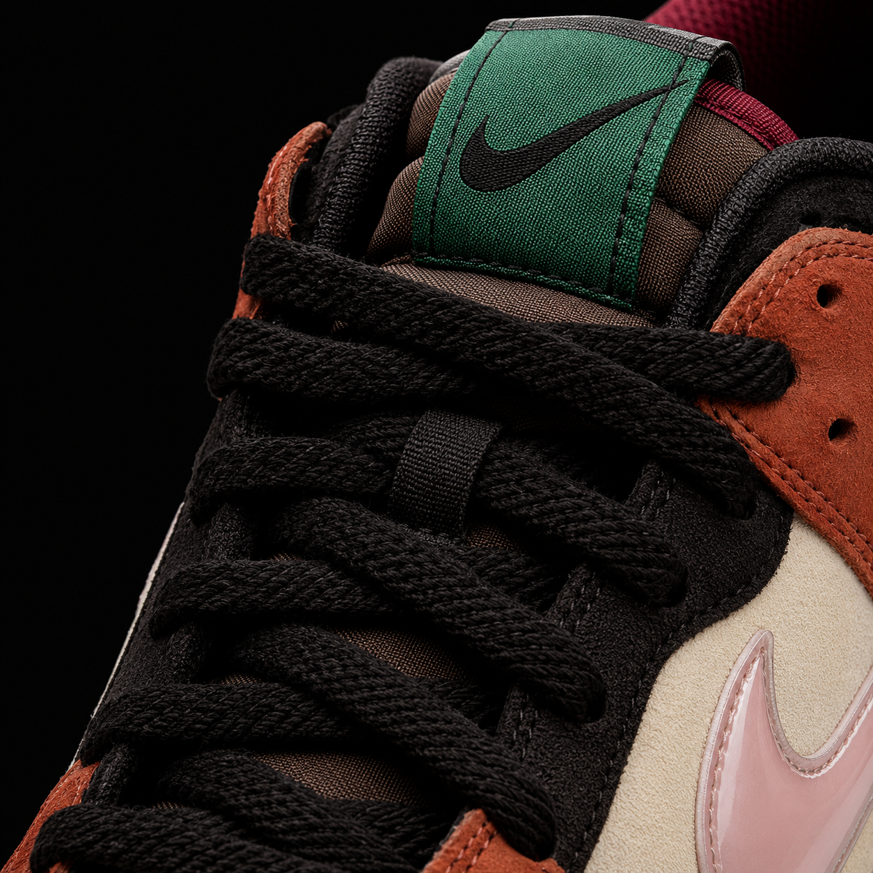 Nike Dunk Mid Chocolate Milk, detalle de agujetas — Crazy!Duck Hype