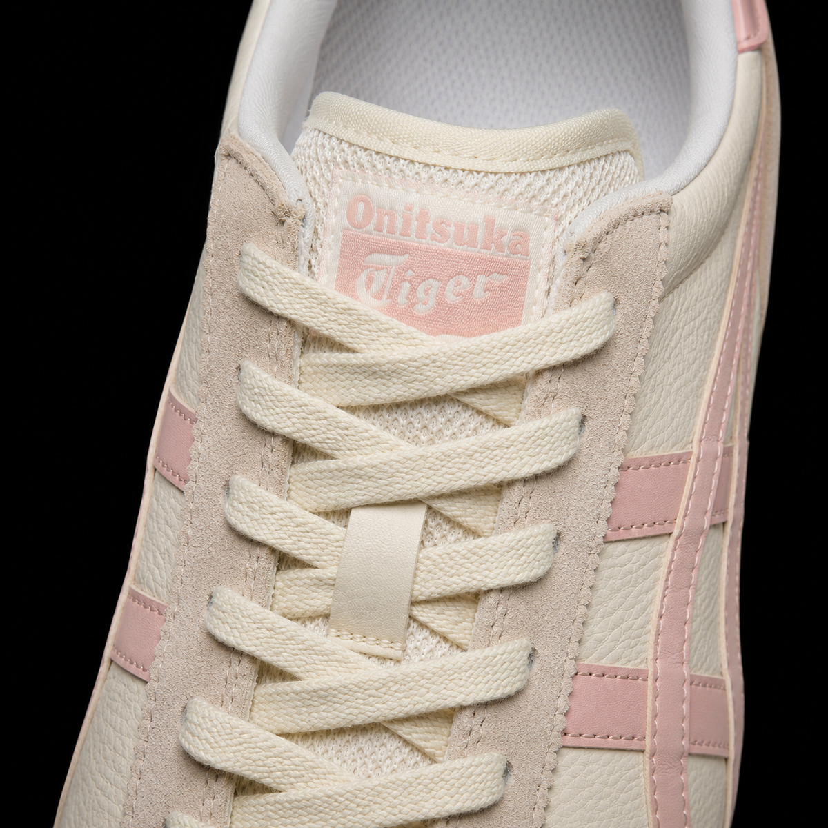 Onitsuka Tiger Cream Ginger Peach, detalle de agujetas — Crazy!Duck Hype