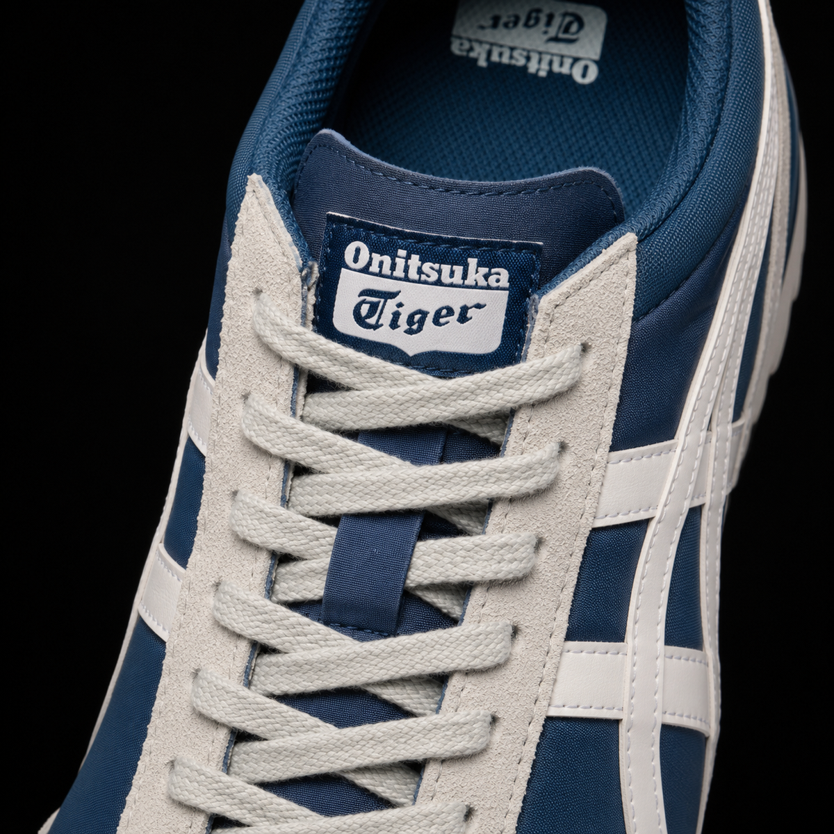 Onitsuka Tiger Grand Shark White, detalle de agujetas — Crazy!Duck Hype