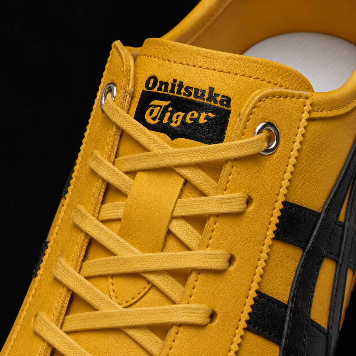 Onitsuka Tiger Mexico 66 SD Yellow Black, detalle de agujetas — Crazy!Duck Hype