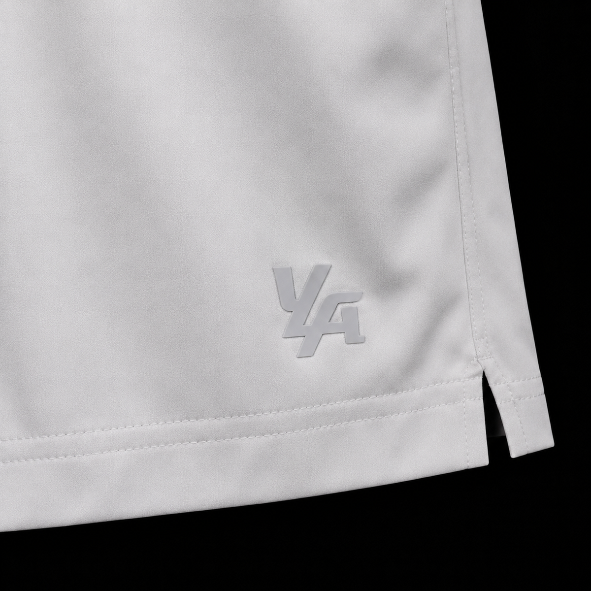 YoungLA 1048 Prime Training Shorts Grey, detalle de logo y material — Crazy!Duck Hype