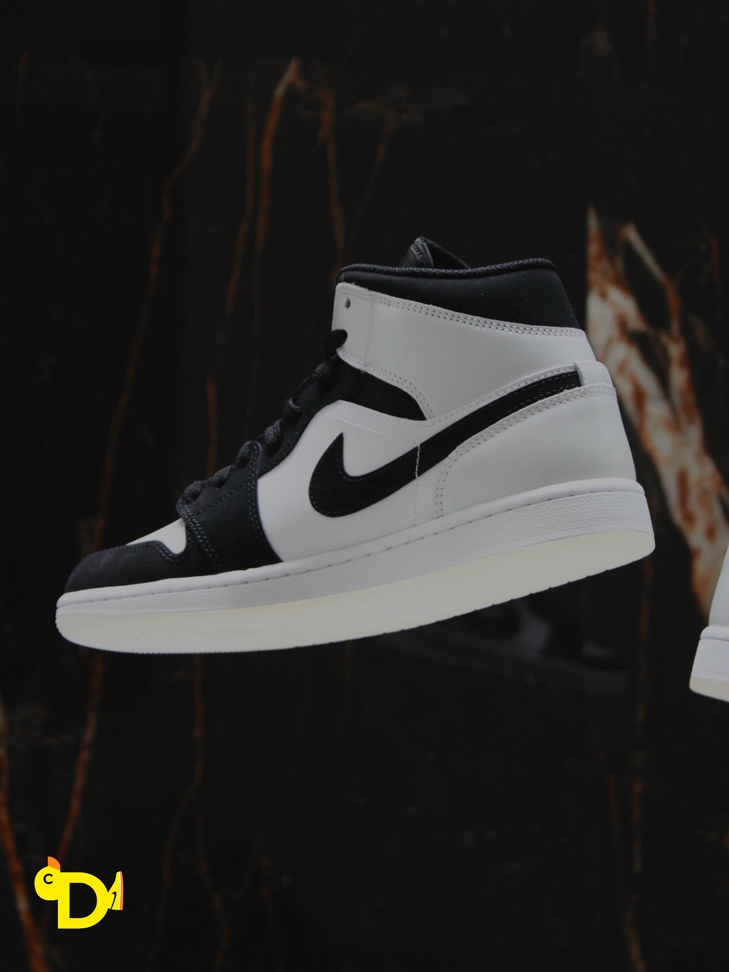 Jordan 1 Mid SE "Diamond"