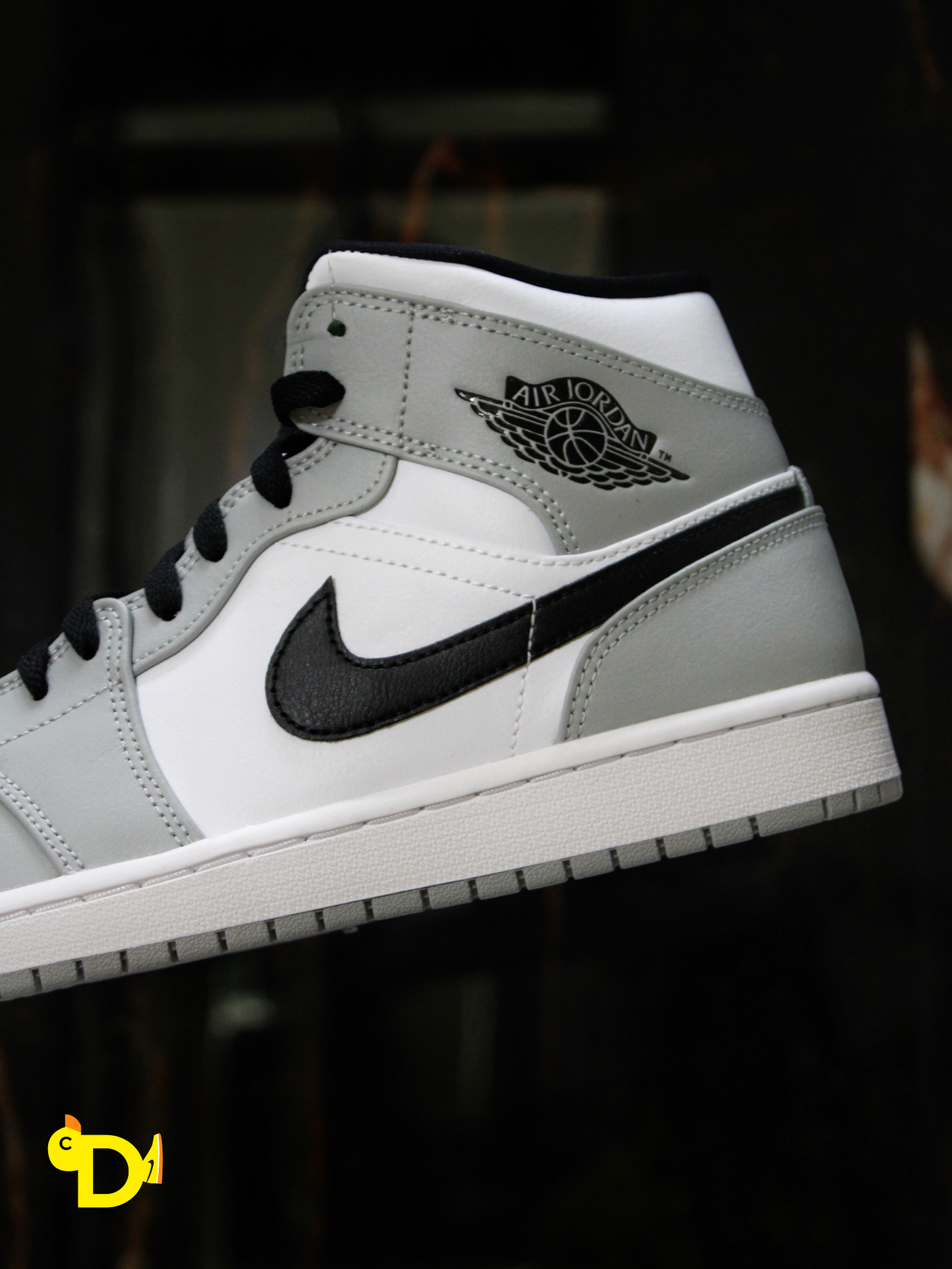 Jordan 1 Mid "Smoke Grey"