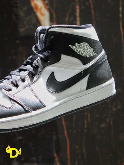 Jordan 1 Mid "Panda"