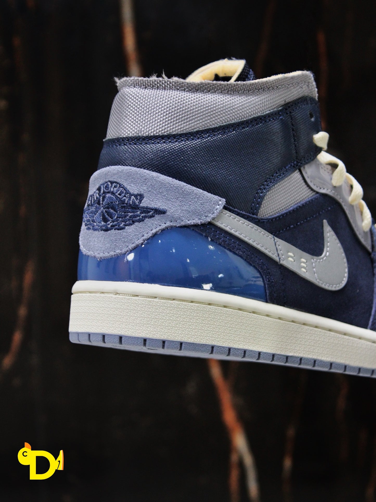 Jordan 1 Mid SE Craft "Obsidian"