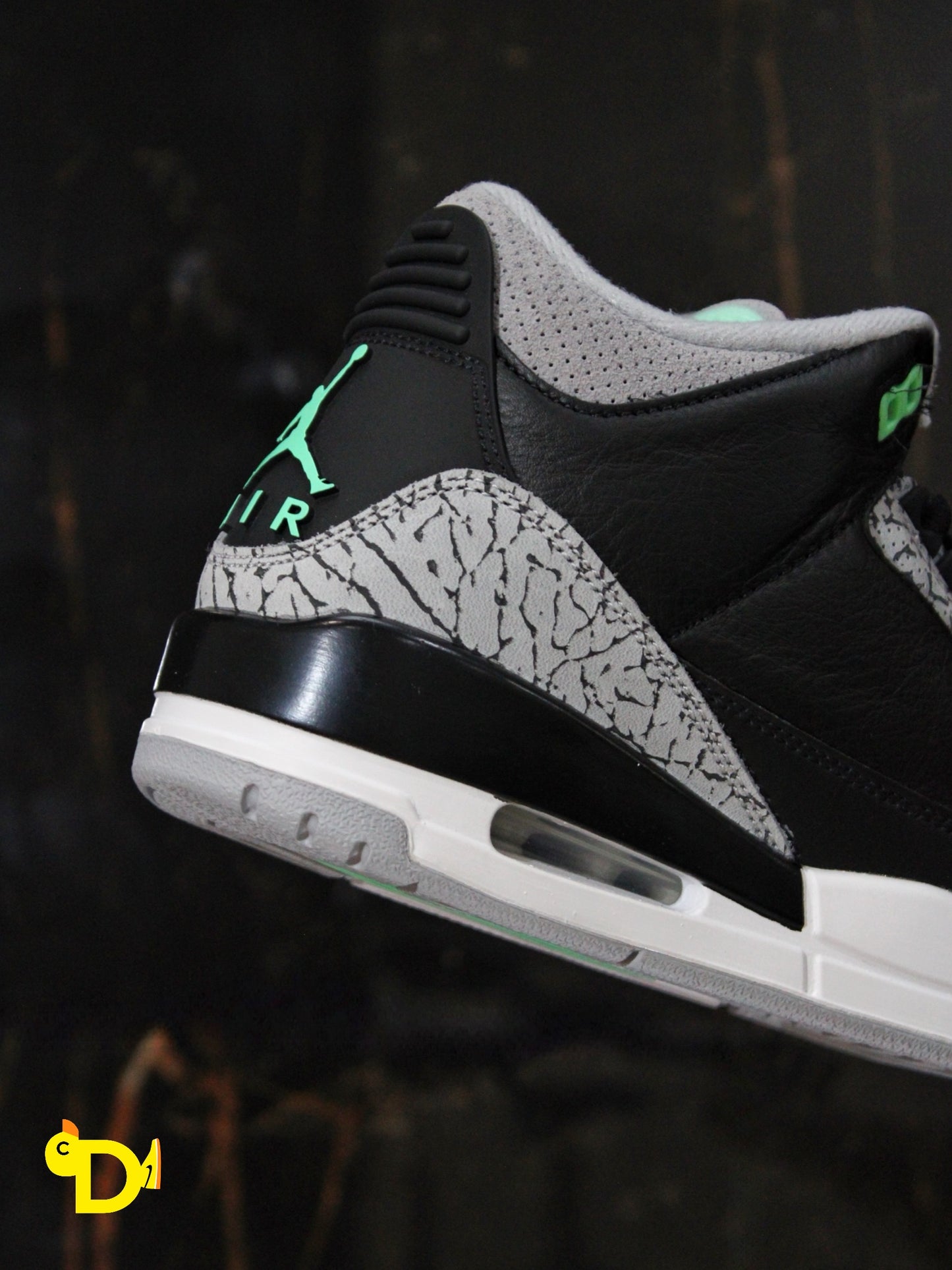 Air Jordan 3 Retro "Green Glow"
