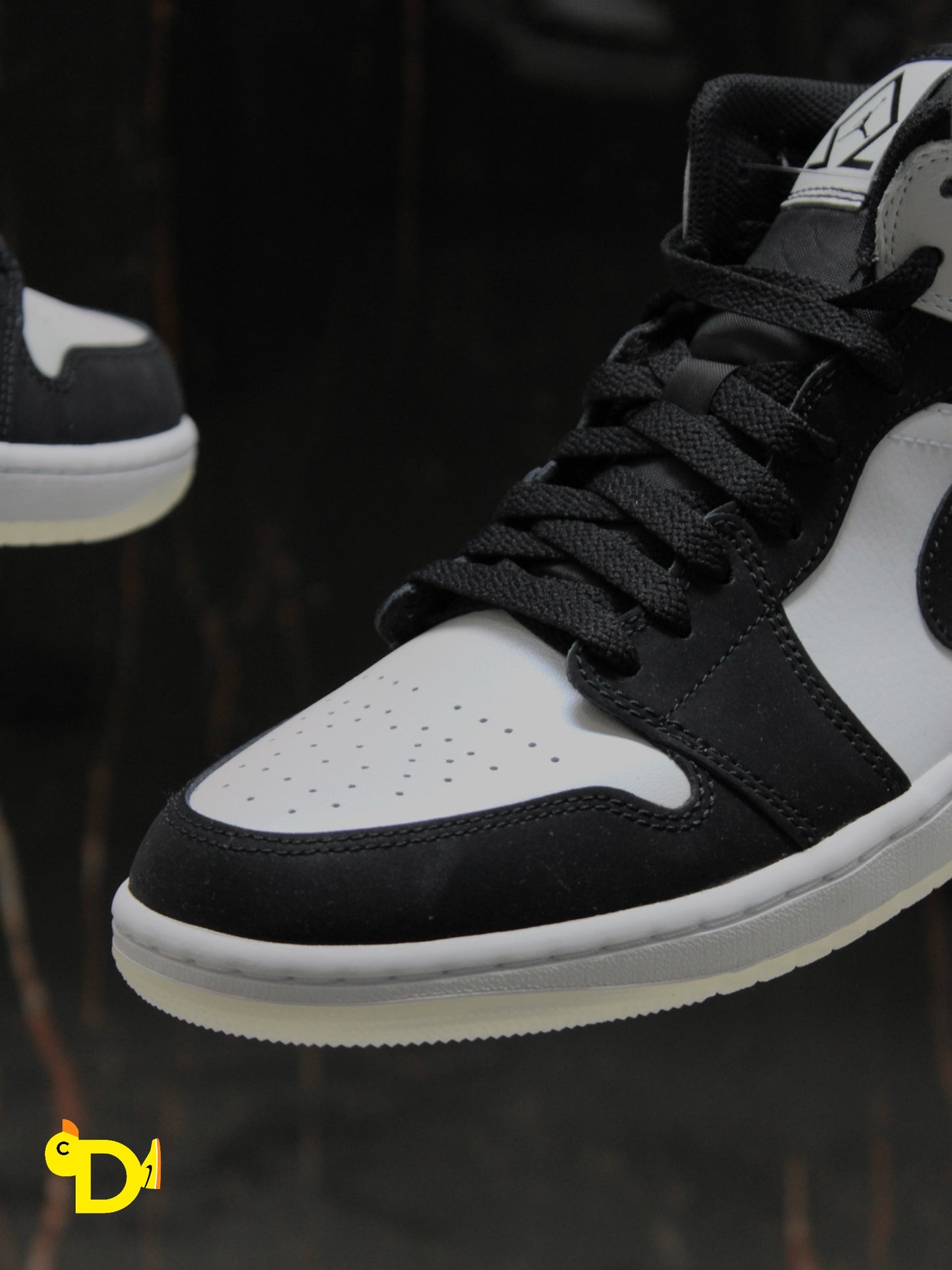 Jordan 1 Mid SE "Diamond"