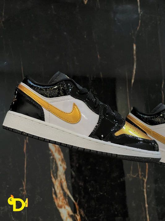 Jordan 1 Low SE "Gold Toe" (GS)