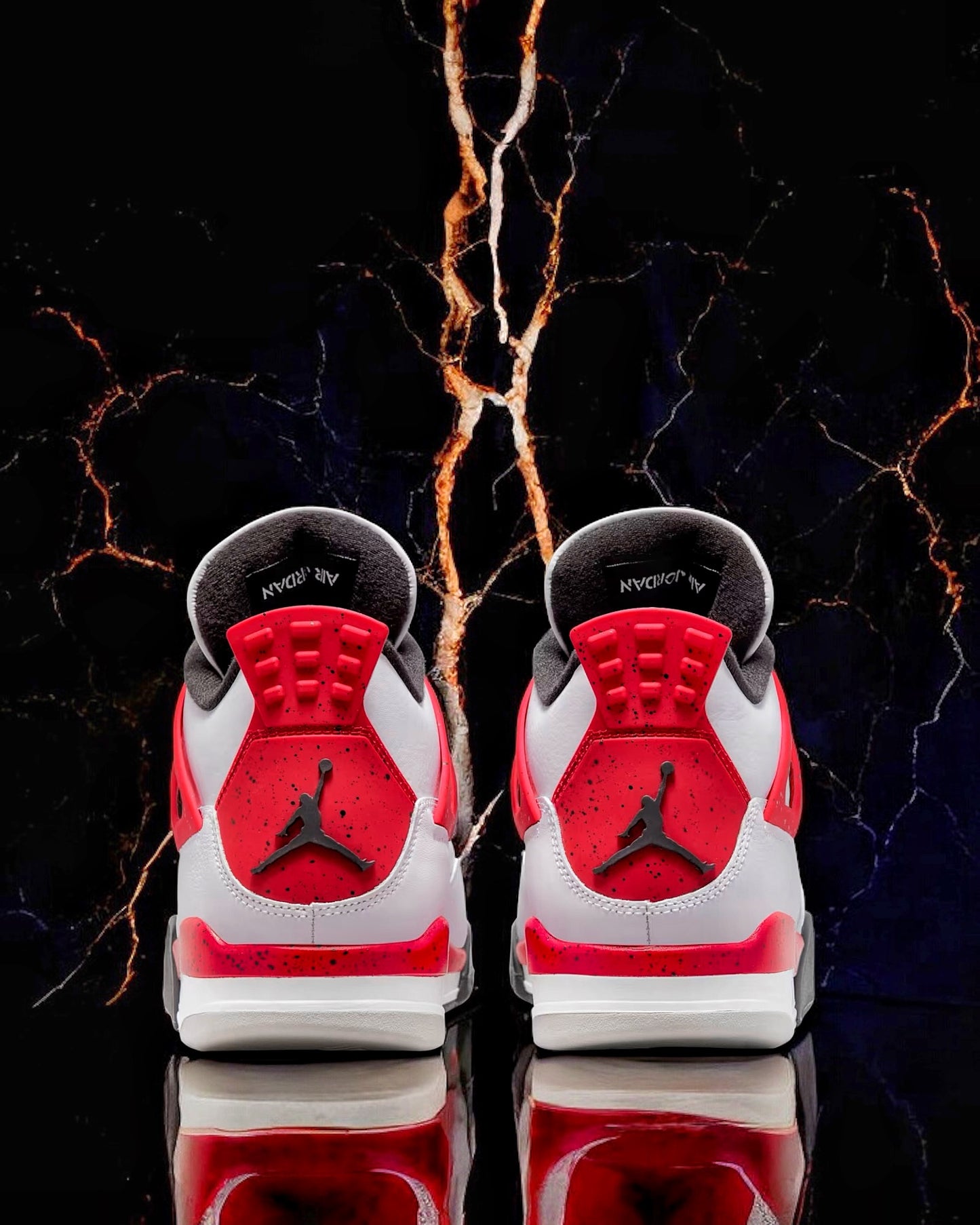 Air Jordan 4 Retro "Red Cement"