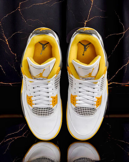 Air Jordan 4 Retro "Vivid Sulfur"