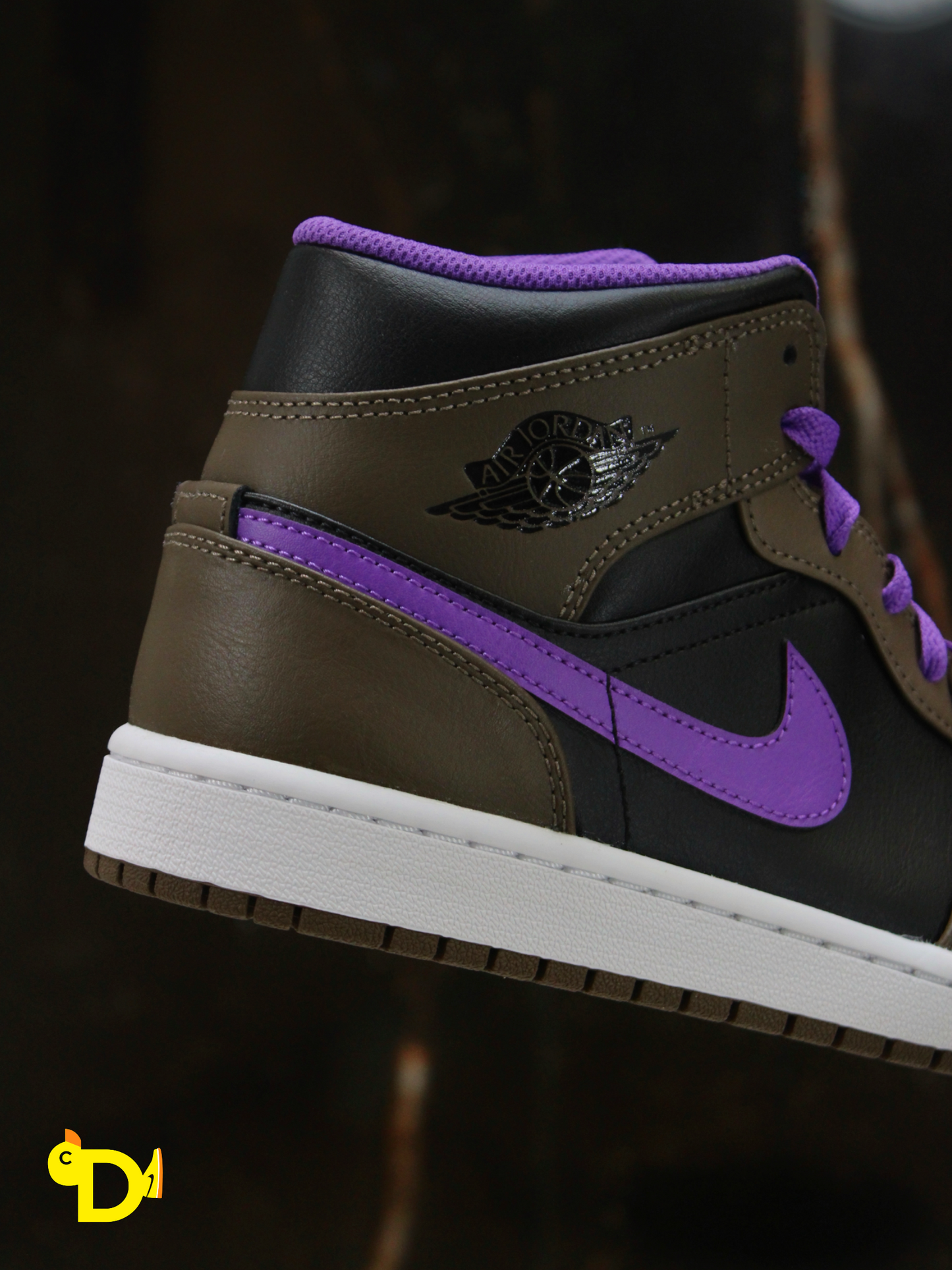 Air Jordan 1 Mid "Palomino"