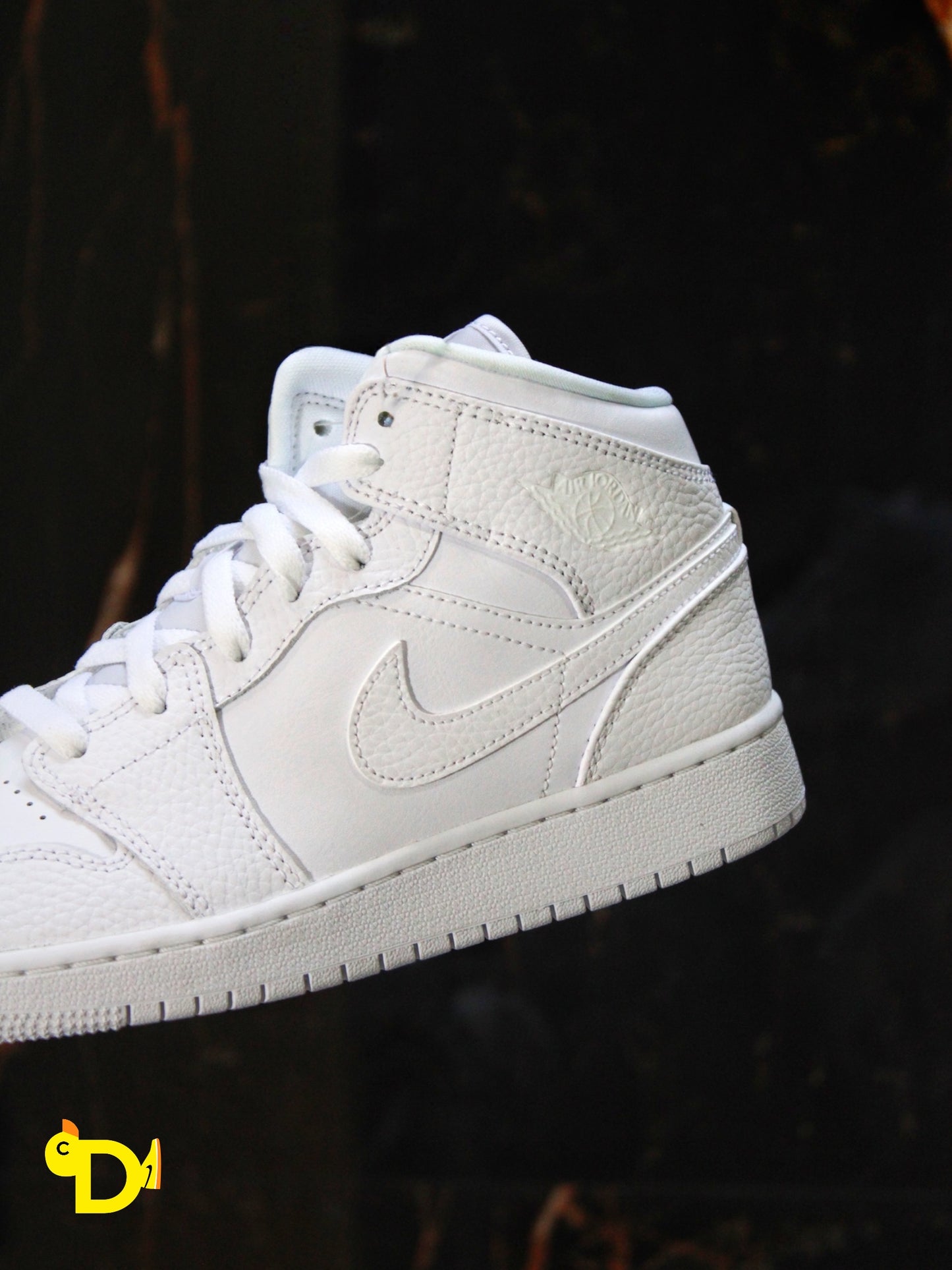Air Jordan 1 Mid "Triple White"