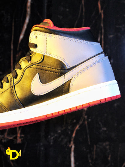 Air Jordan 1 Mid "Black Cement"