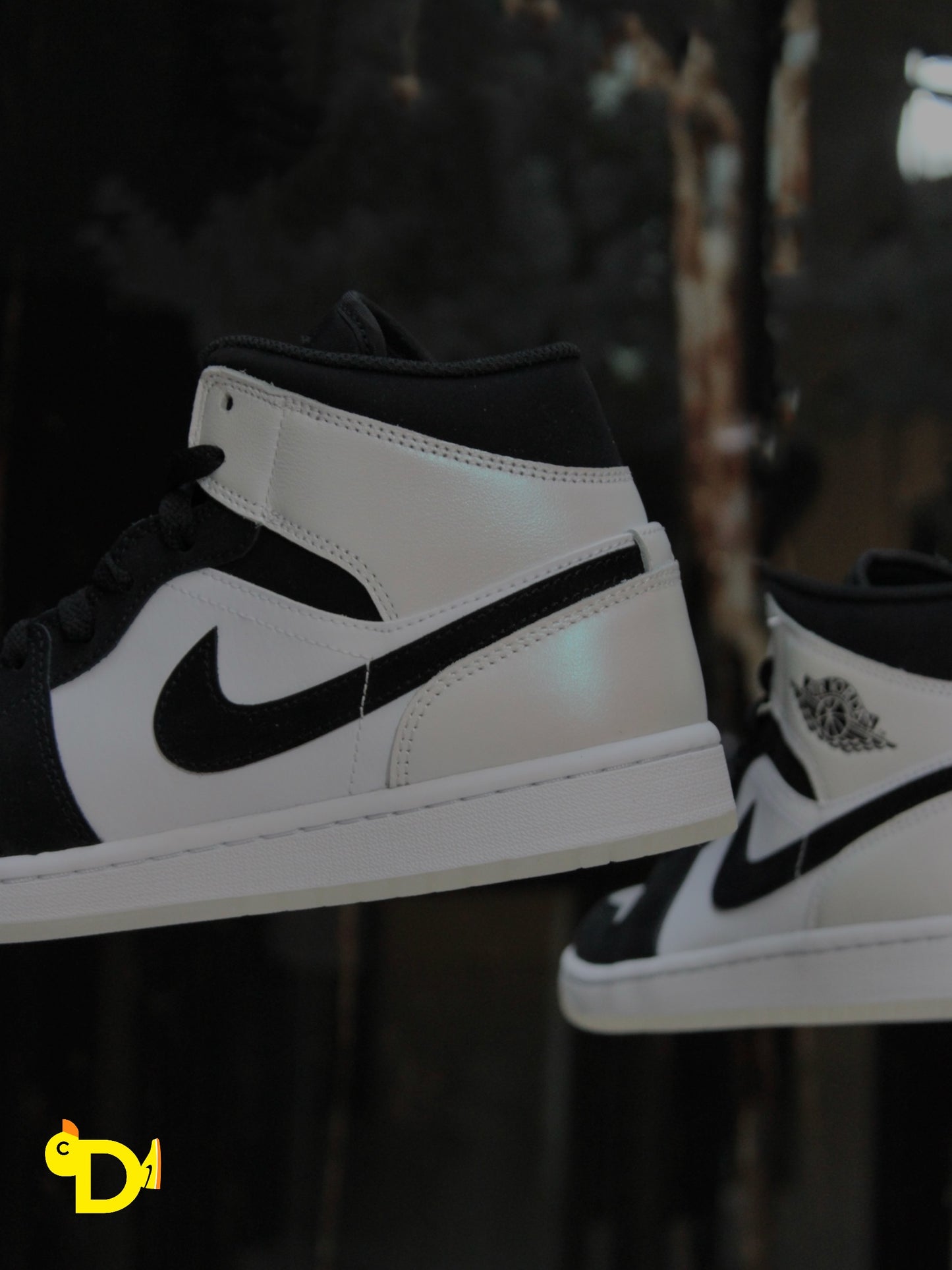 Jordan 1 Mid SE "Diamond"