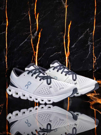 Cloud X4 "Ivory/Black"