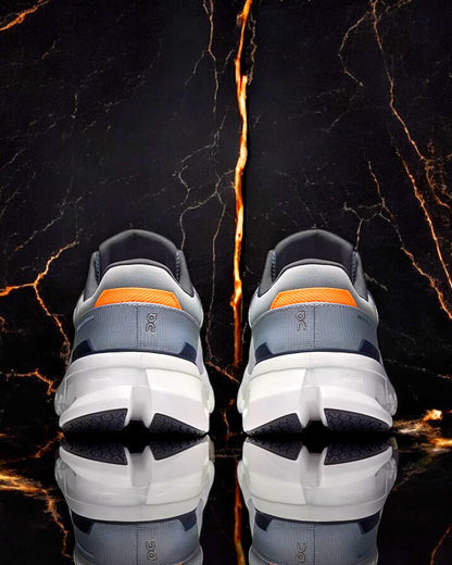 Cloudrunner 2 "Wolf-lvory"