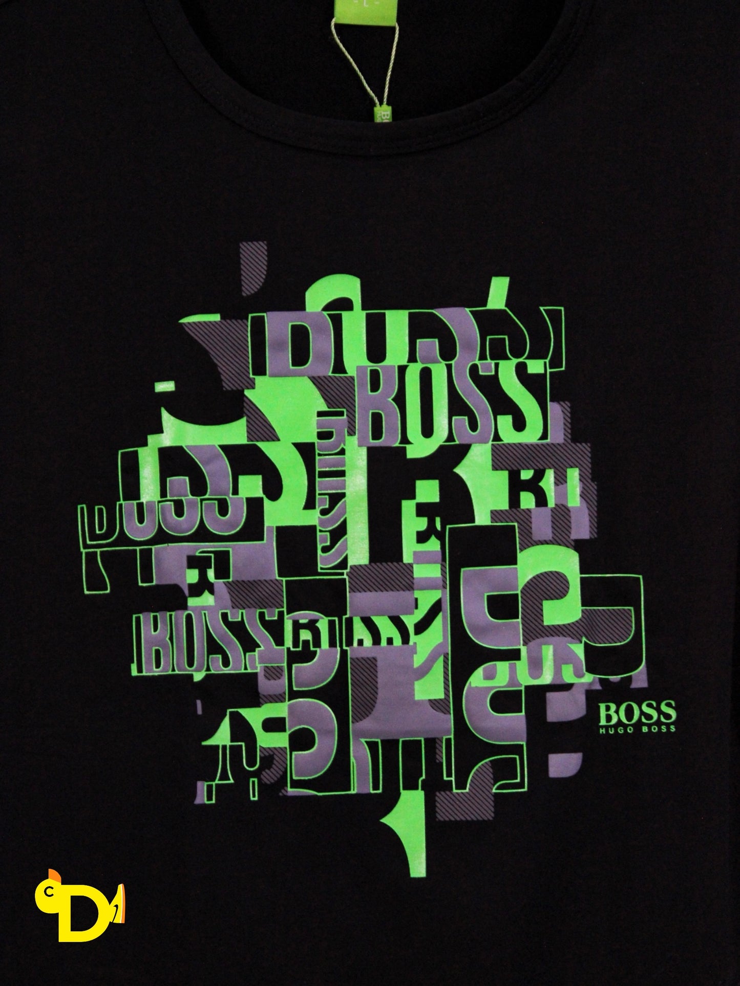 Playera Boss color negro con estampado verde