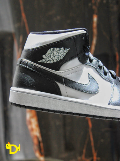 Jordan 1 Mid "Panda"
