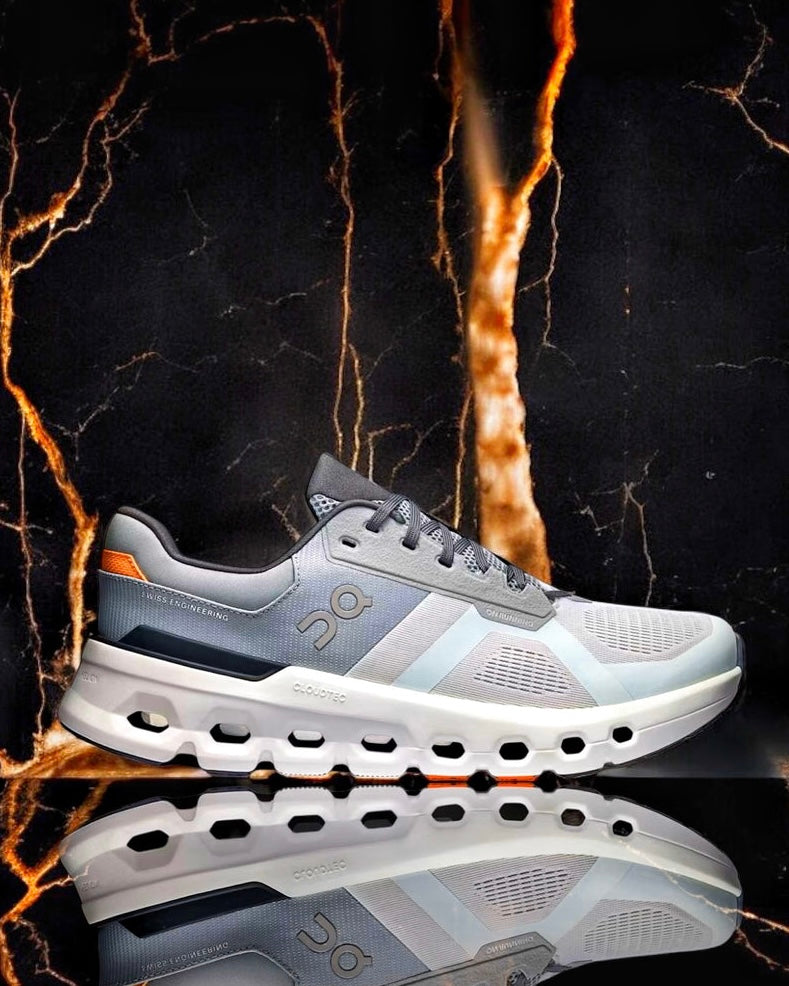 Cloudrunner 2 "Wolf/lvory"