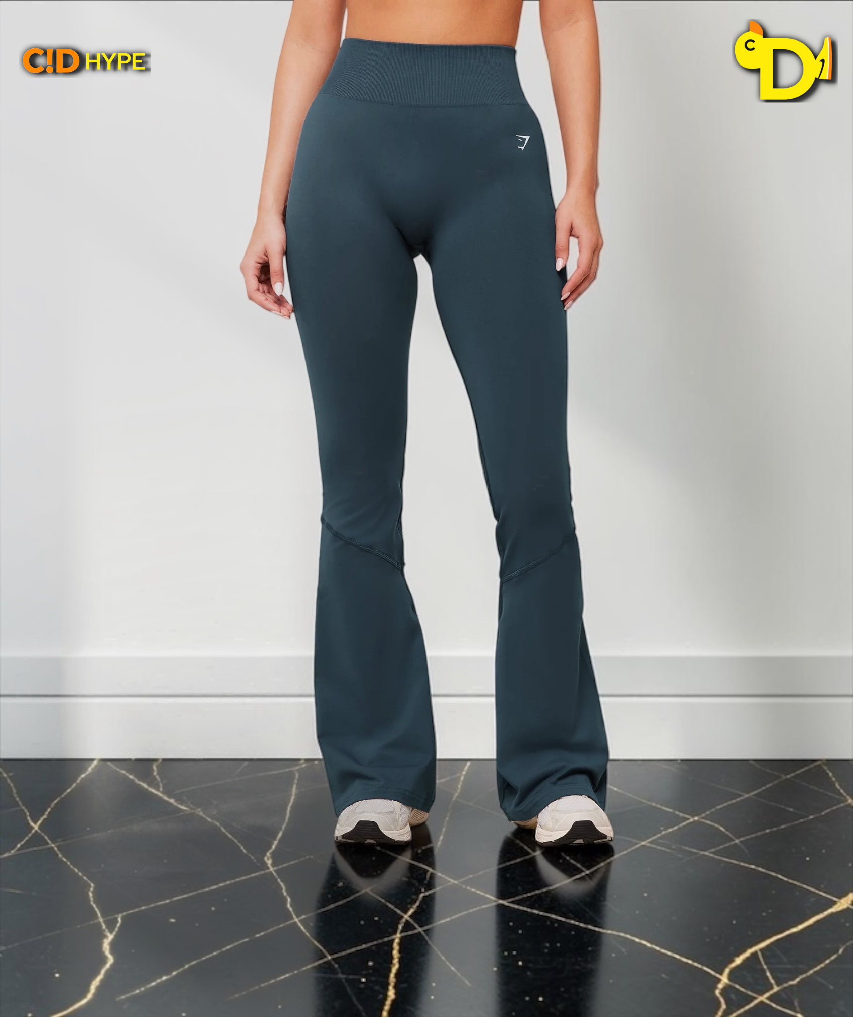 Light Hold Flared Leggings 