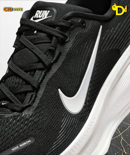 Nike Vomero 18 "Black Coconut Milk"
