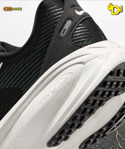Nike Vomero 18 "Black Coconut Milk"