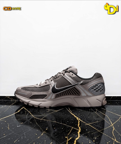 Nike Zoom Vomero 5 "Grey Black Cave Stone"