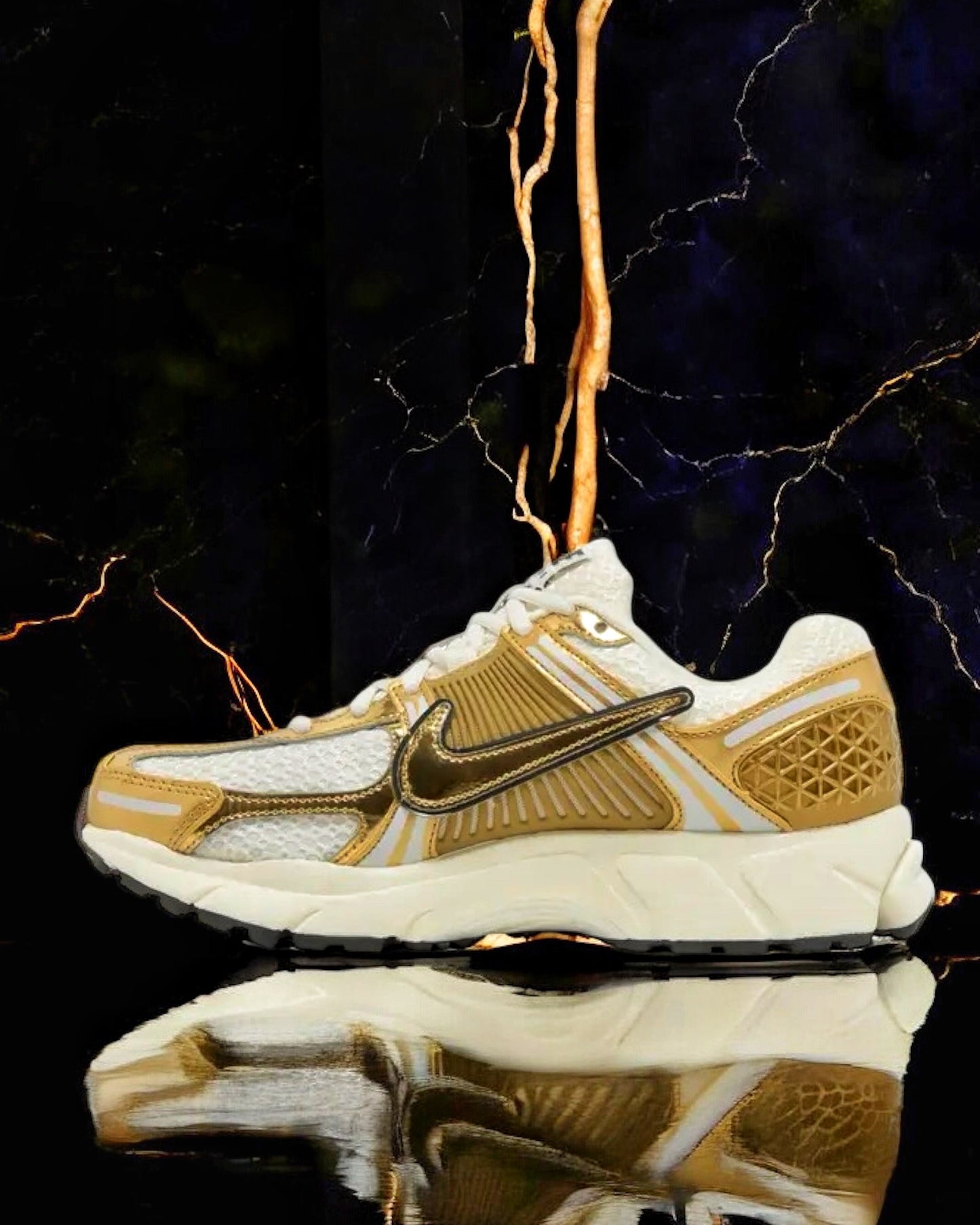 Nike Zoom Vomero 5 "Metallic Gold"