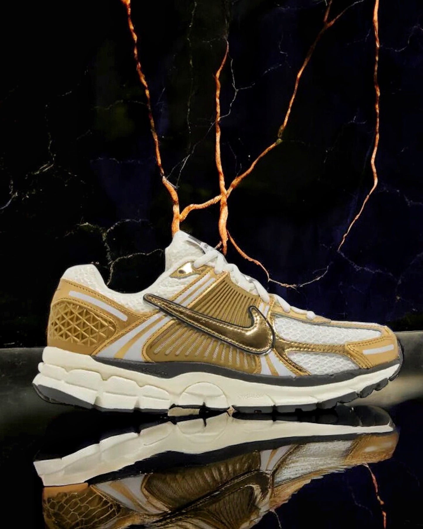 Nike Zoom Vomero 5 "Metallic Gold"