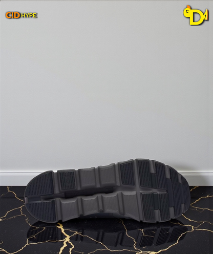 On Cloud 6 "Black/Black"