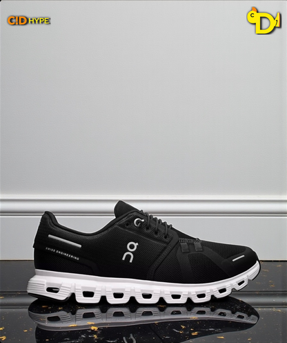 On Cloud 6 "White/Black"